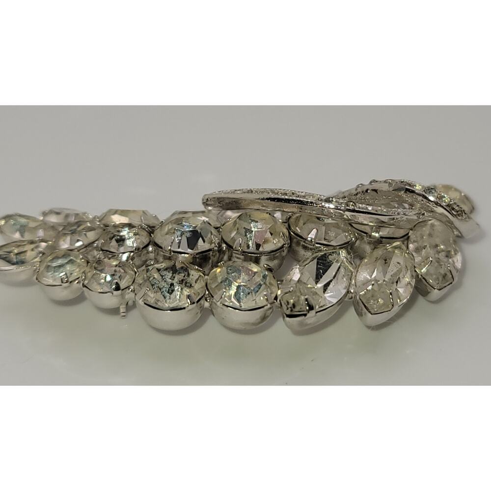 Vintage Silver-tone Leaf Style Brooch w/ Clear Chaton & Marquise Rhinestones - Picture 3 of 14